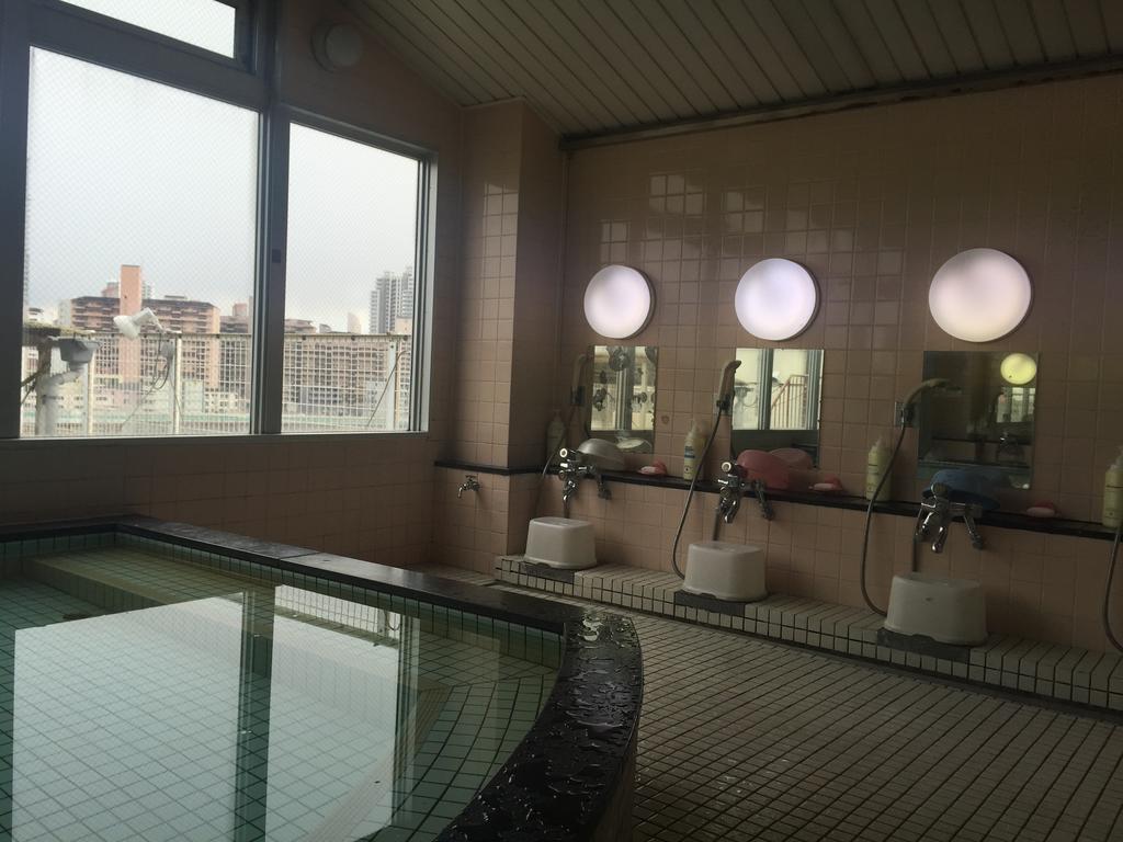 Business Hotel Shinbashi Осака Екстериор снимка